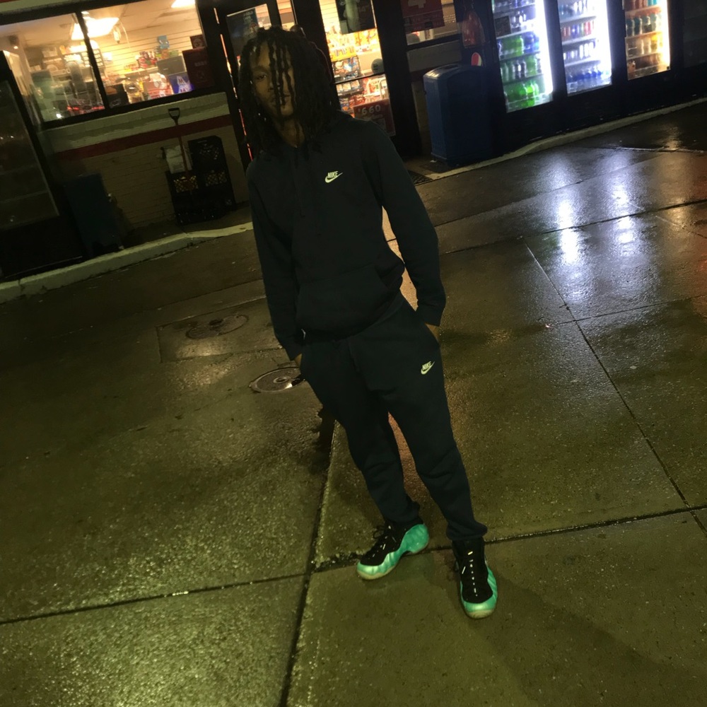 Meet your Posher, Tezz